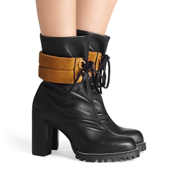 Stuart Weitzman Sz 10 Bronwyn Ankle Boot Lug Sole Stretch Leather Sock Heeled - Picture 14 of 14